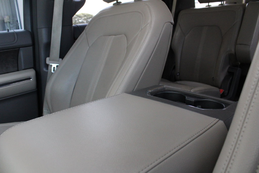 Used 2019 Ford Expedition Limited w/ Equipment Group 301A AWD/4WD image 19