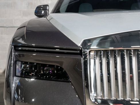 Used 2024 Rolls-Royce Spectre w/ Spectre Launch Package AWD/4WD image 38