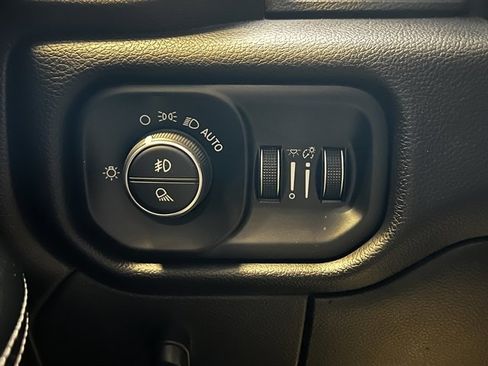 Used 2021 RAM 3500 Laramie w/ Night Edition image 41