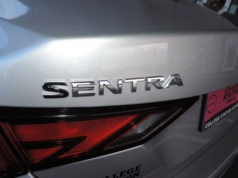Used 2022 Nissan Sentra SV image 18