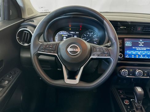 Used 2024 Nissan Kicks SV image 17