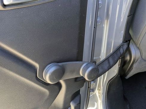 Used 2021 Jeep Gladiator Sport image 30