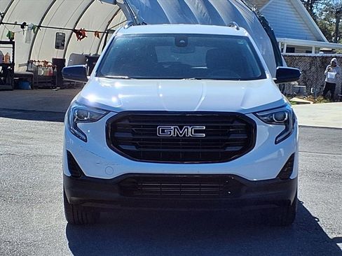 Used 2020 GMC Terrain SLE w/ Driver Convenience Package image 2
