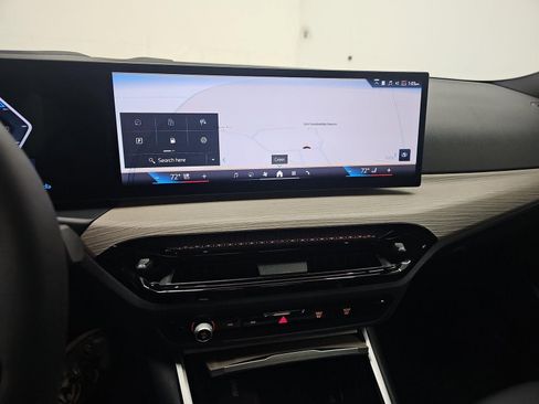 Used 2025 BMW 330i Sedan image 11