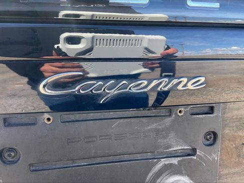 Used 2023 Porsche Cayenne image 30