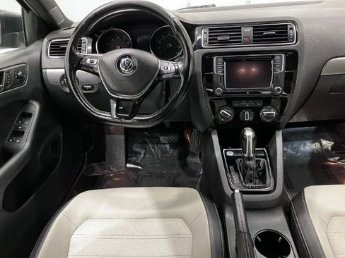 Used 2016 Volkswagen Jetta Sport image 13