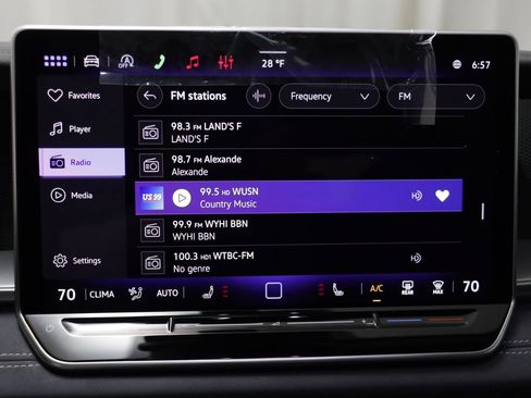 New 2026 Volkswagen Tiguan SE image 8