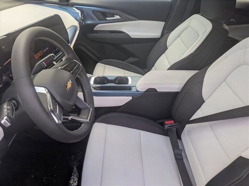 New 2026 Chevrolet Equinox EV LT image 3