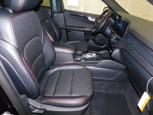 New 2026 Ford Escape ST-Line w/ Tech Pack #1 AWD/4WD image 19