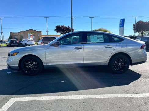 New 2025 Honda Accord SE image 5
