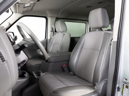 Used 2019 Nissan NV 3500 SV w/ Navigation Package image 15