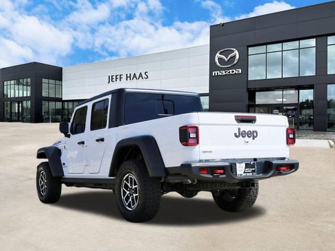 Used 2025 Jeep Gladiator Rubicon w/ Convenience Group image 2