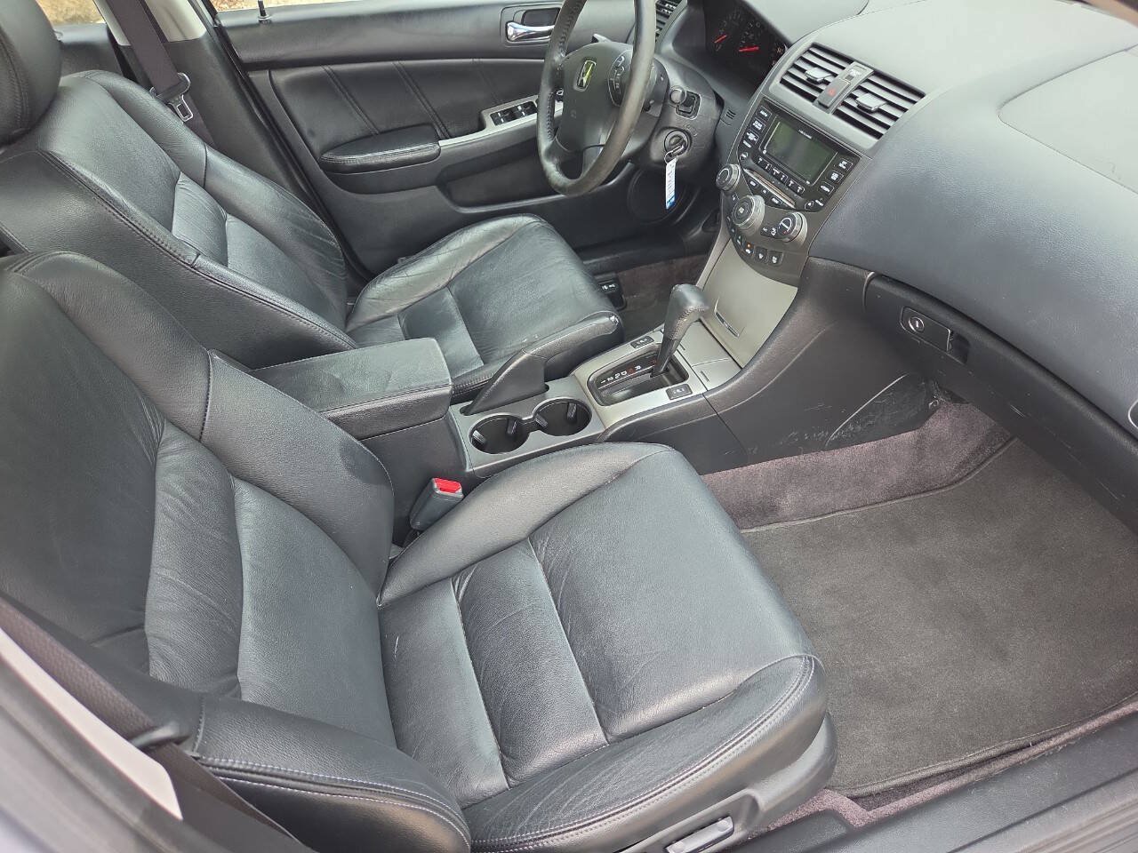 Used 2005 Honda Accord EX image 25