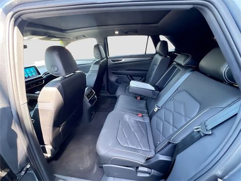 New 2024 Volkswagen Atlas Cross Sport SE image 23
