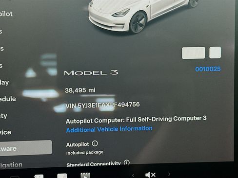 Used 2023 Tesla Model 3 Standard Range image 18