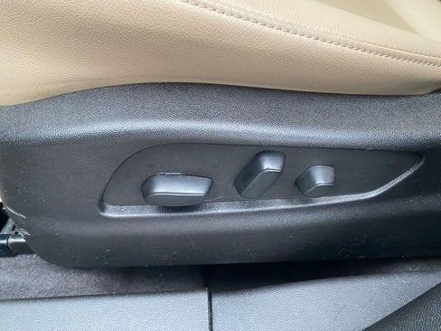 Used 2024 Cadillac XT4 Luxury w/ Cold Weather Package image 11