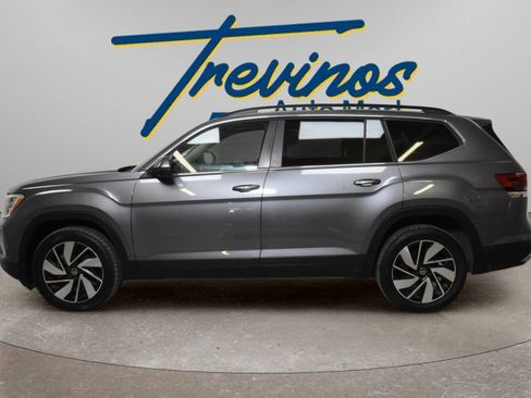 Used 2024 Volkswagen Atlas SE AWD/4WD image 11