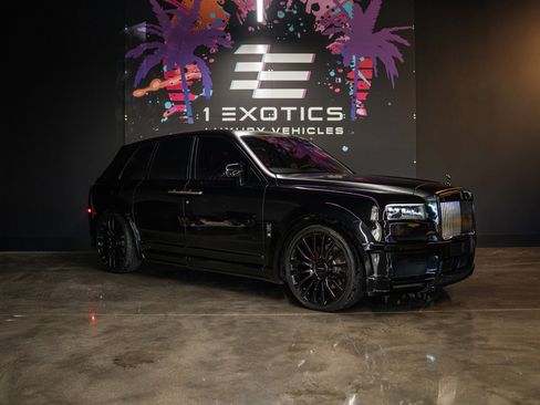 Used 2022 Rolls-Royce Cullinan Black Badge AWD/4WD image 5