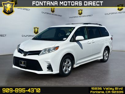 Used 2020 Toyota Sienna LE w/ Carpet Mat Package
