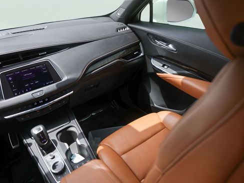 Used 2019 Cadillac XT4 Sport FWD image 31
