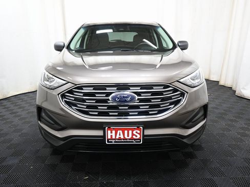 Used 2019 Ford Edge SE image 2