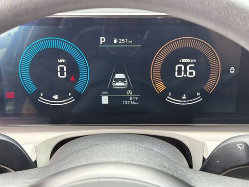 Used 2025 Hyundai Tucson SE image 20