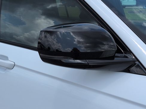 Certified 2024 Jeep Grand Cherokee L Limited w/ Black Appearance Package RWD image 10
