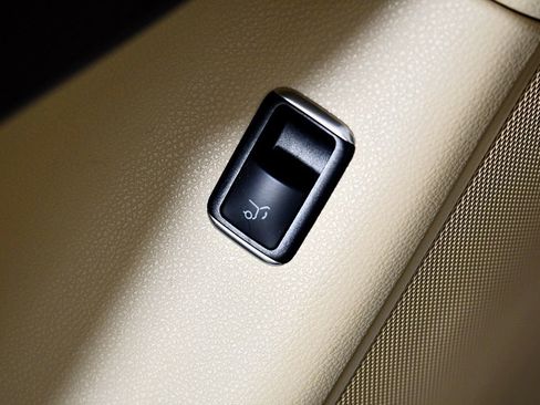 Used 2016 Mercedes-Benz GLE 300d 4MATIC image 18