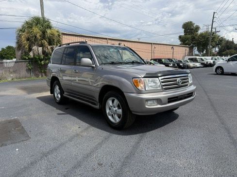 Used 2004 Toyota Land Cruiser AWD/4WD image 3
