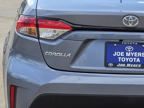Used 2025 Toyota Corolla LE FWD image 10
