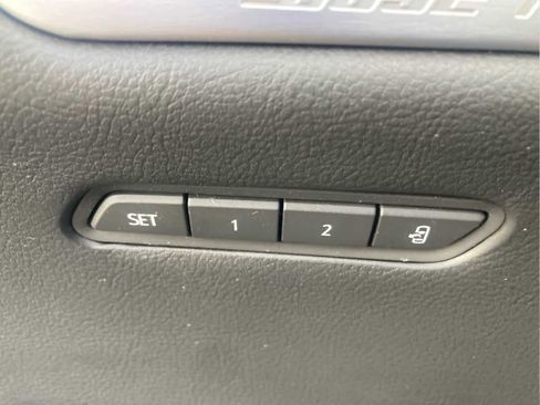 Used 2025 Cadillac XT5 Premium Luxury image 10