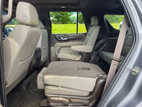 Used 2021 Chevrolet Tahoe Z71 w/ Luxury Package AWD/4WD image 38
