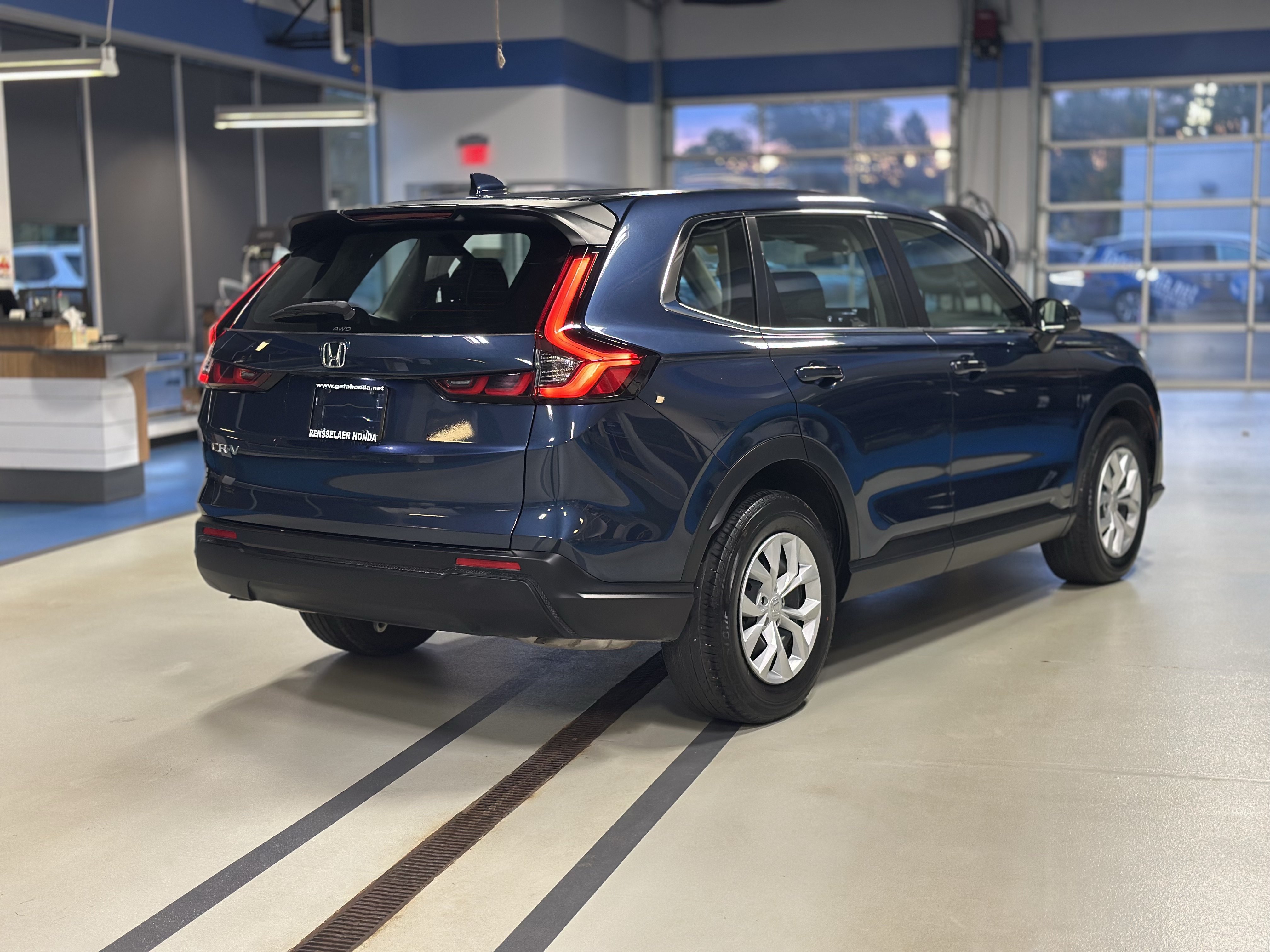 Used 2024 Honda CR-V LX image 5
