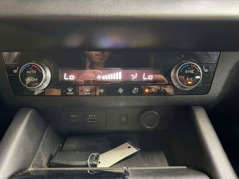 Used 2022 Mitsubishi Outlander SE AWD/4WD image 16