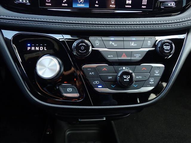 New 2027 Chrysler Pacifica Select w/ Family Tech Group AWD/4WD image 22
