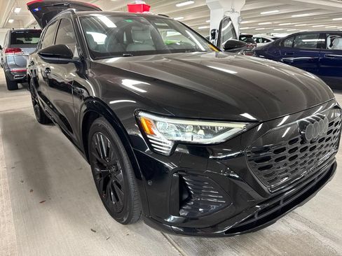 Used 2024 Audi Q8 e-tron Prestige w/ Prestige Package AWD/4WD image 4