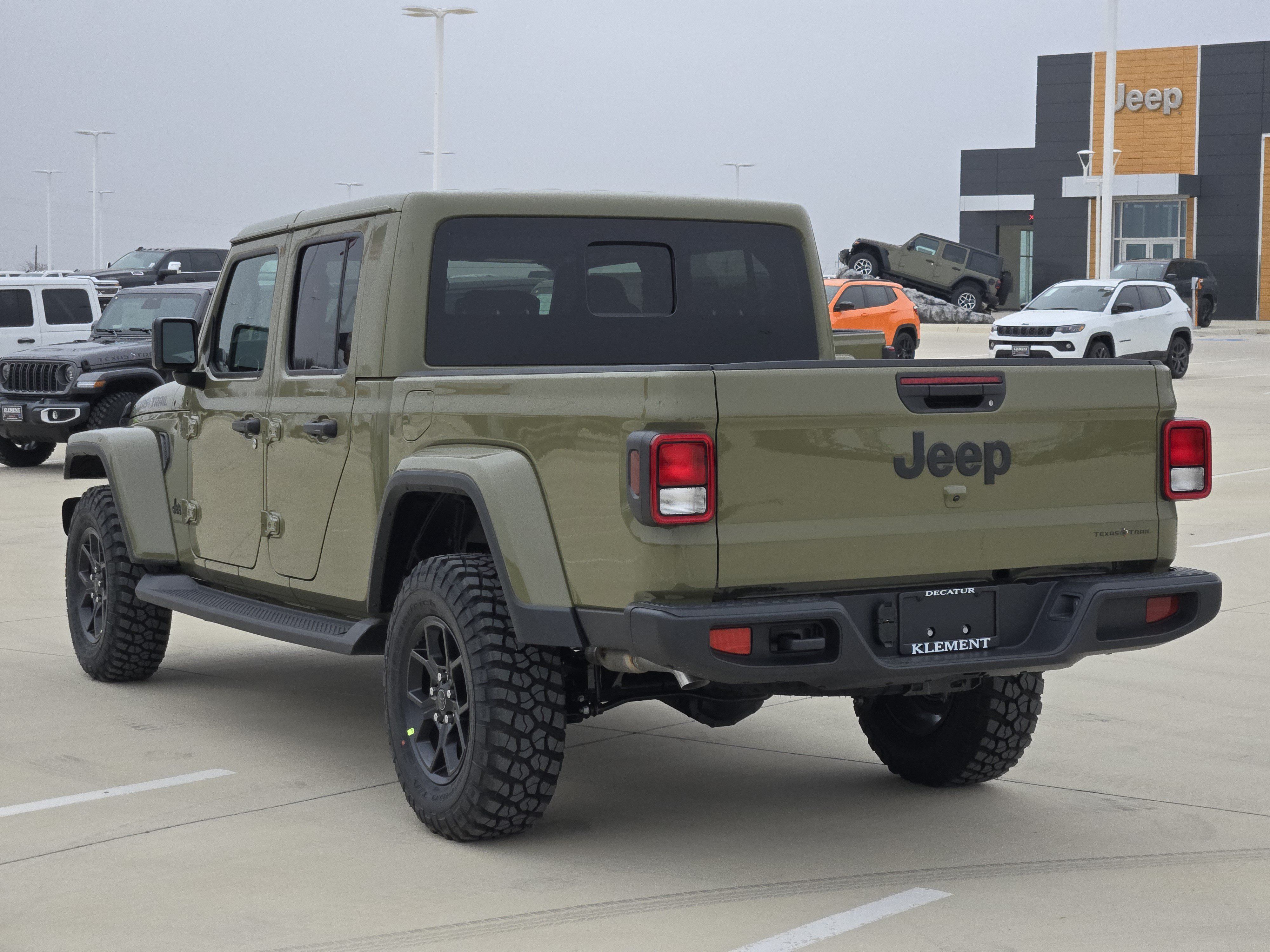 New 2026 Jeep Gladiator Sport AWD/4WD image 4