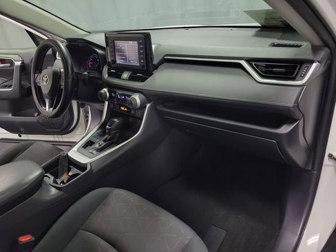 Used 2019 Toyota RAV4 XLE image 25
