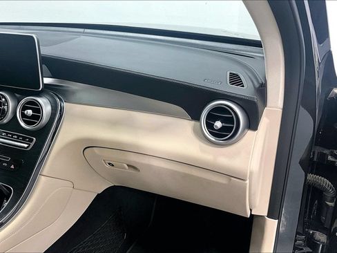 Used 2017 Mercedes-Benz GLC 300 4MATIC image 16