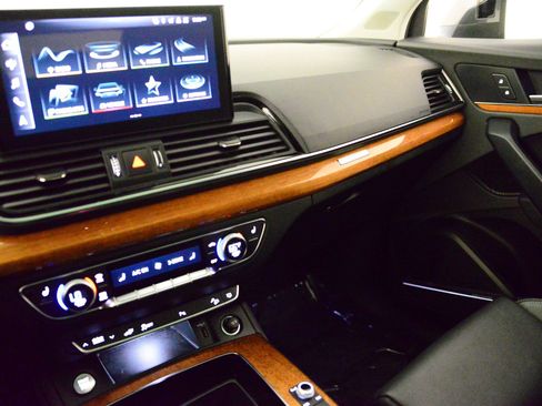 Certified 2023 Audi Q5 e Premium Plus w/ Premium Plus Package image 31