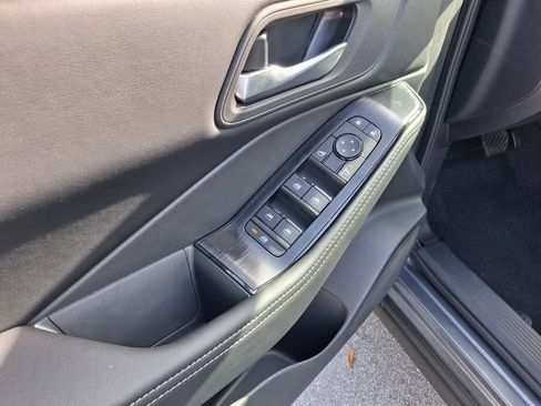 Used 2026 Nissan Rogue SV FWD image 17