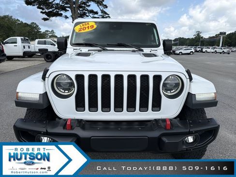 Used 2019 Jeep Wrangler Unlimited Sahara w/ Quick Order Package 24M Moab AWD/4WD image 3