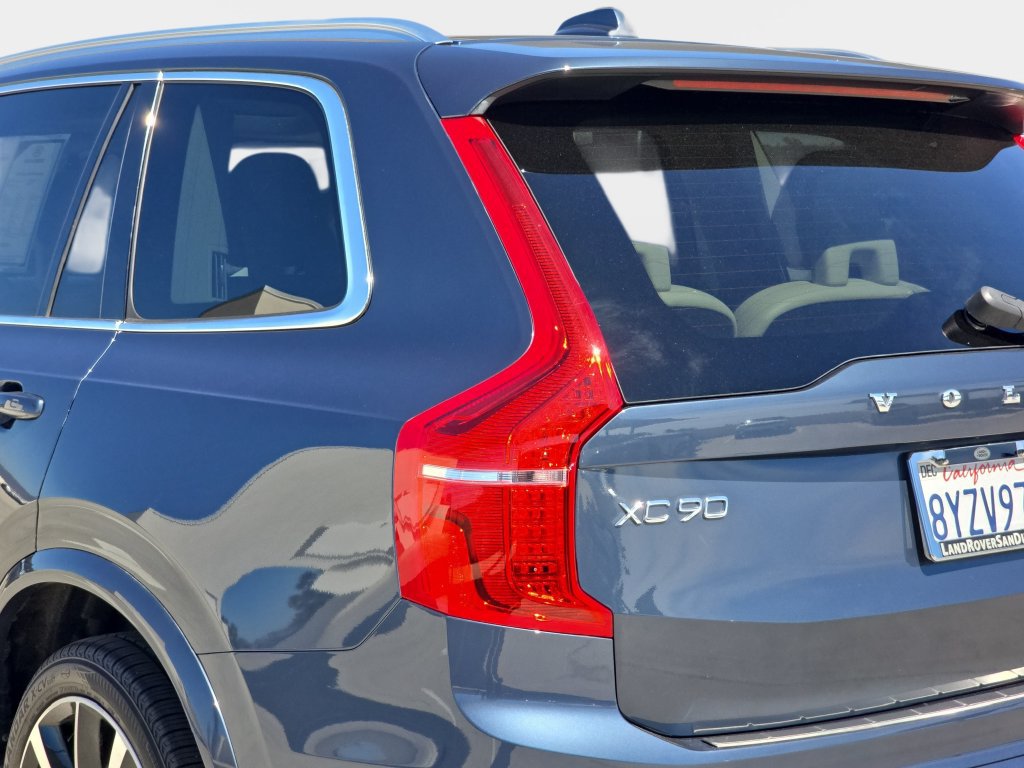 Used 2022 Volvo XC90 T6 Momentum AWD/4WD image 39