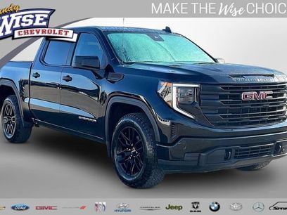 Used 2024 GMC Sierra 1500 Pro w/ Graphite Edition