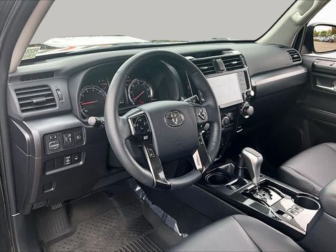 Used 2023 Toyota 4Runner TRD Off-Road Premium w/ Moonroof Package AWD/4WD image 17