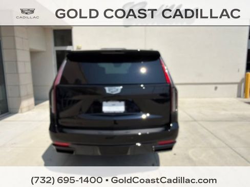 Used 2023 Cadillac Escalade Sport Platinum w/ LPO, ONYX Package AWD/4WD image 3