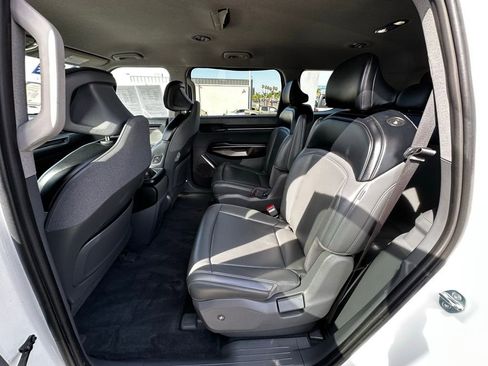 Used 2024 Kia EV9 Light Long Range RWD image 19
