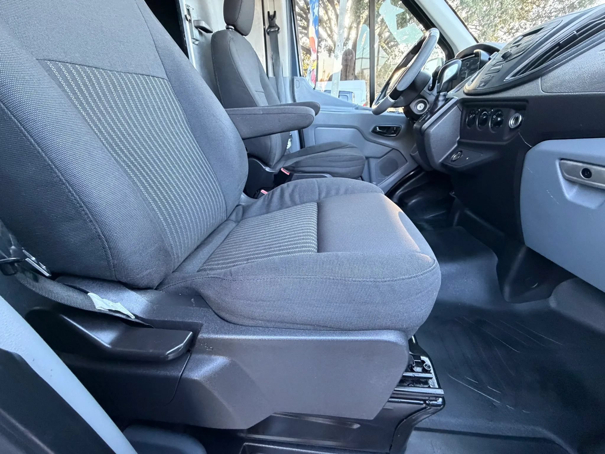 Used 2019 Ford Transit 250 148 High Roof Extended RWD image 16