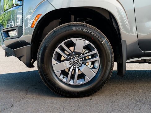 New 2025 Nissan Frontier SV w/ SV Convenience Package image 7