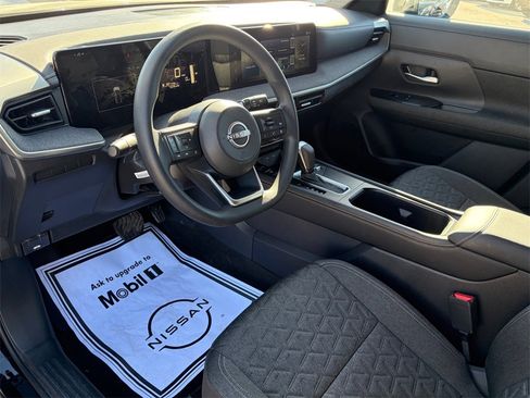 Certified 2025 Nissan Kicks SV image 8